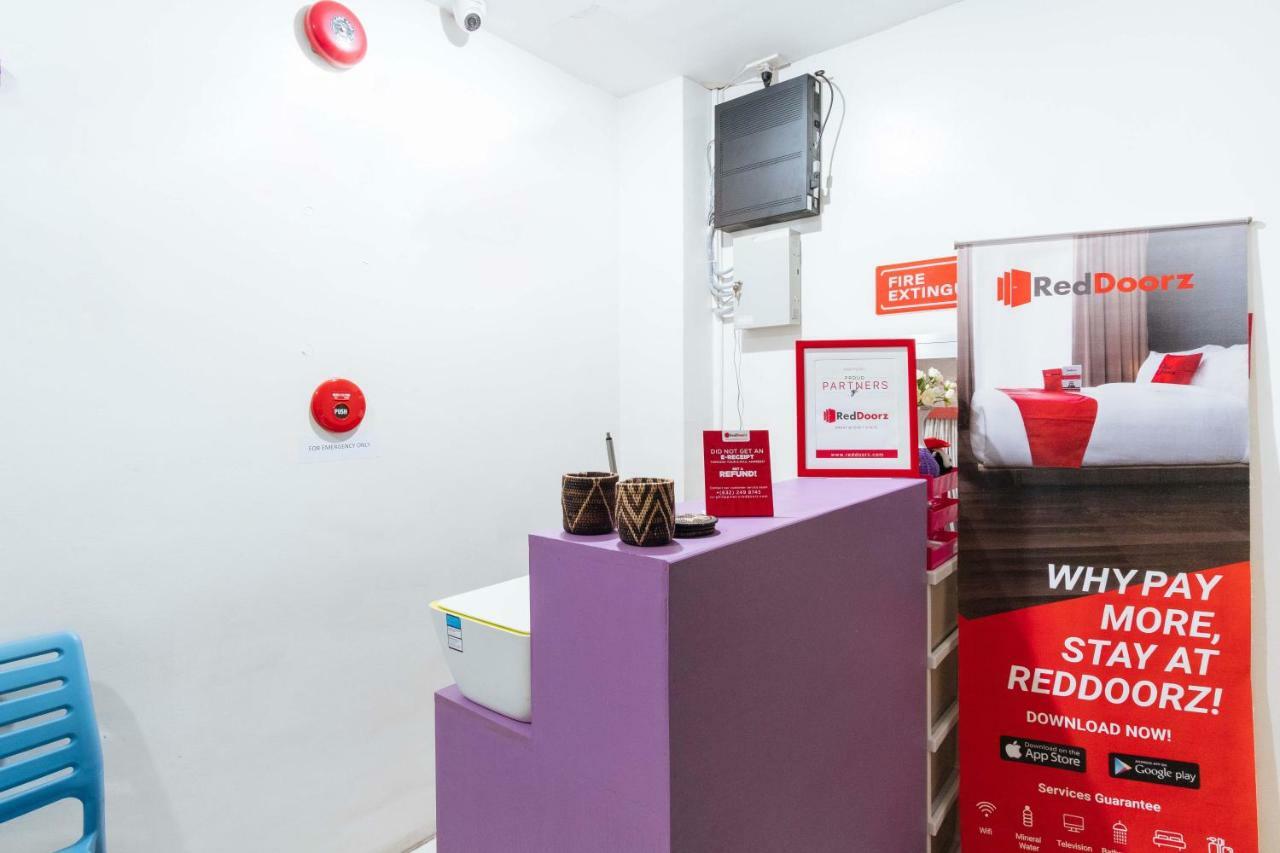 Reddoorz Near Robinsons Place マニラ市 エクステリア 写真