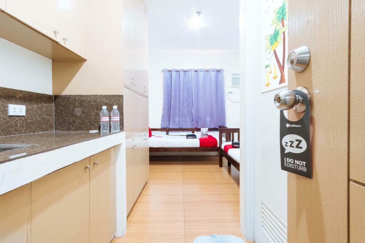 Reddoorz Near Robinsons Place マニラ市 エクステリア 写真
